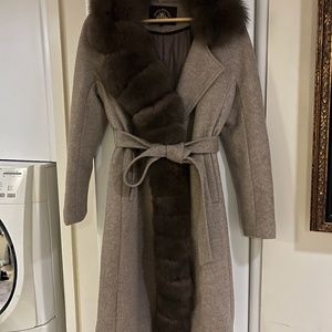 Winter coat with fur collar